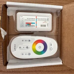 Aspect LED Touch Wireless RGG + White Controller AL CTLR Touch RHBW